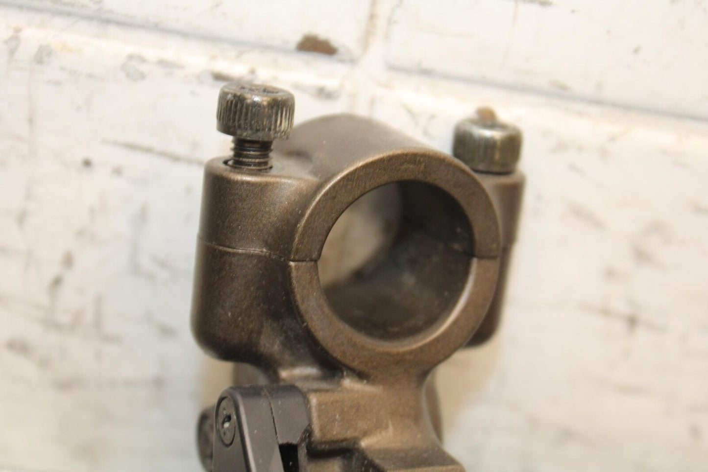 2003 Kawasaki Ninja ZX6RR ZX600K CLUTCH LEVER PERCH MOUNT BRACKET BB66