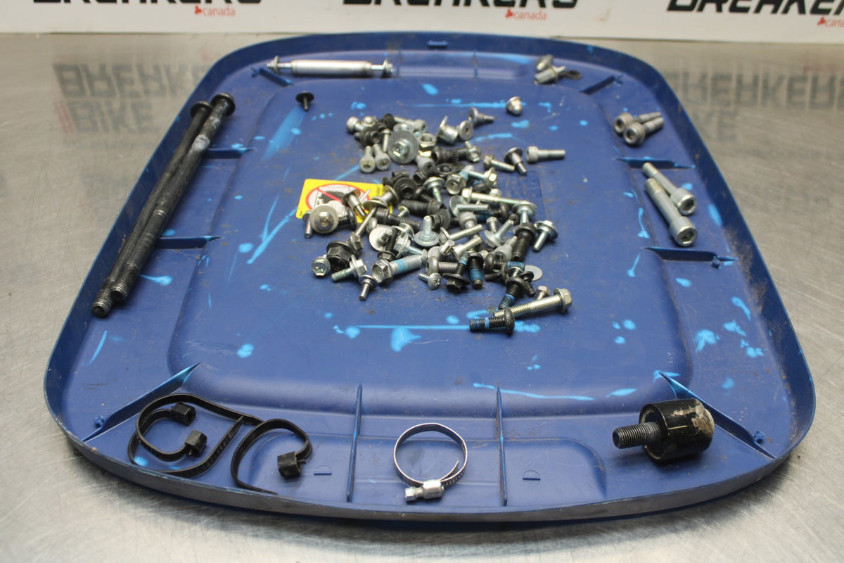 24-25 SUZUKI GSXR1000 MOUNTING BOLTS HARDWARE MOTOR SCREWS BB767