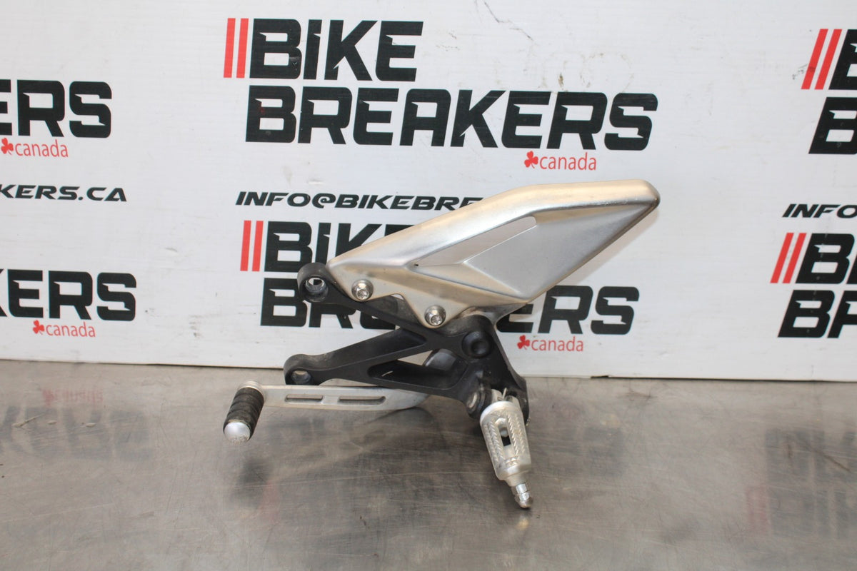 20 TRIUMPH STREET TRIPLE 765 LEFT REARSET REAR SET FOOT PEG REST STOP  BB864
