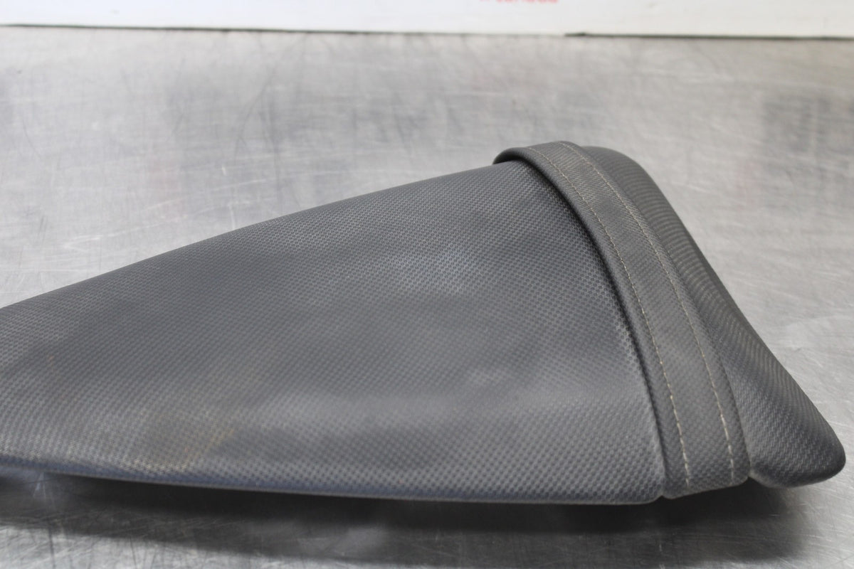 07-08 KAWASAKI NINJA ZX6R REAR BACK PASSENGER TANDEM SEAT SADDLE PILLION BB896