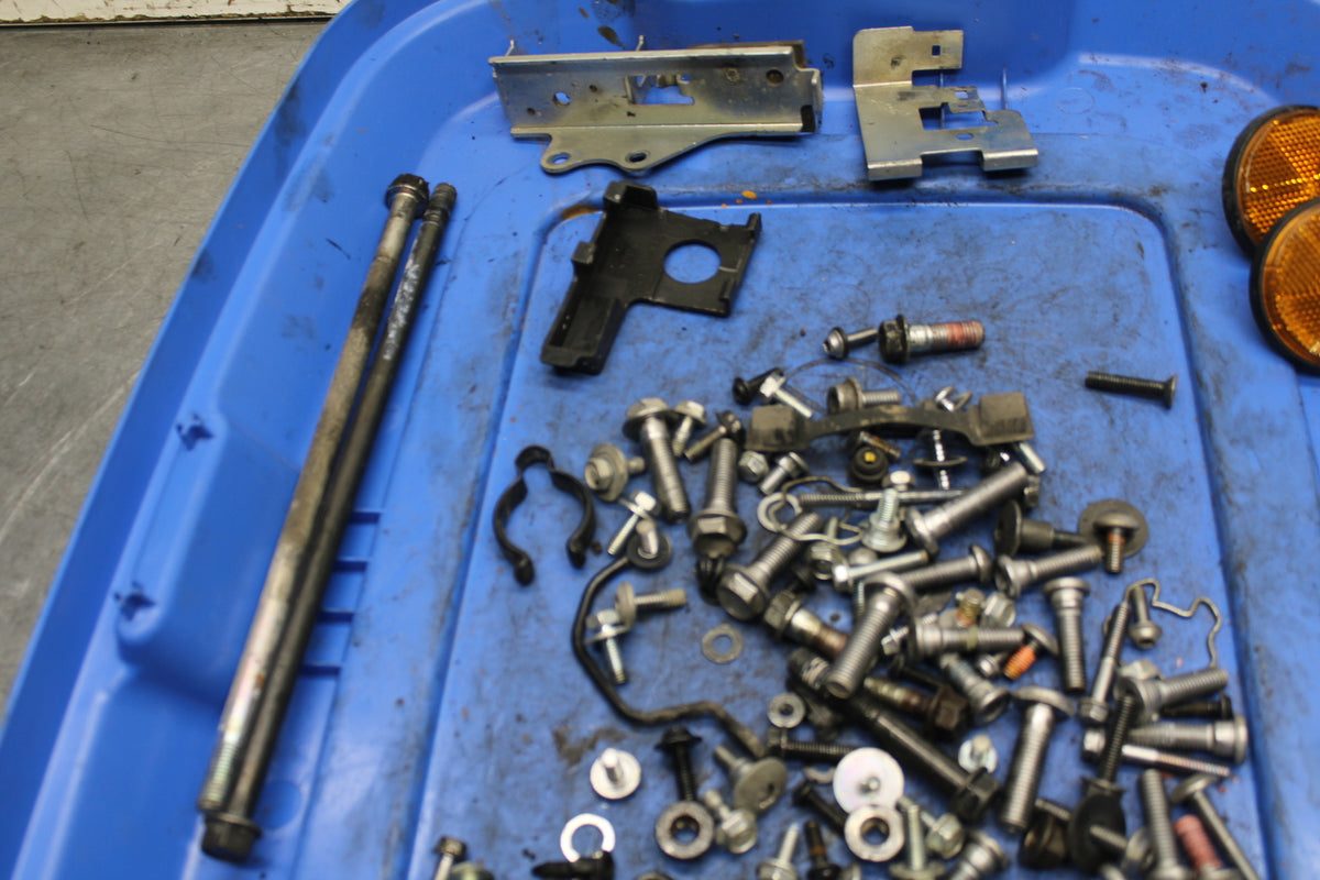 12-13 KAWASAKI Z1000 MOUNTING BOLTS HARDWARE MOTOR SCREWS BB743