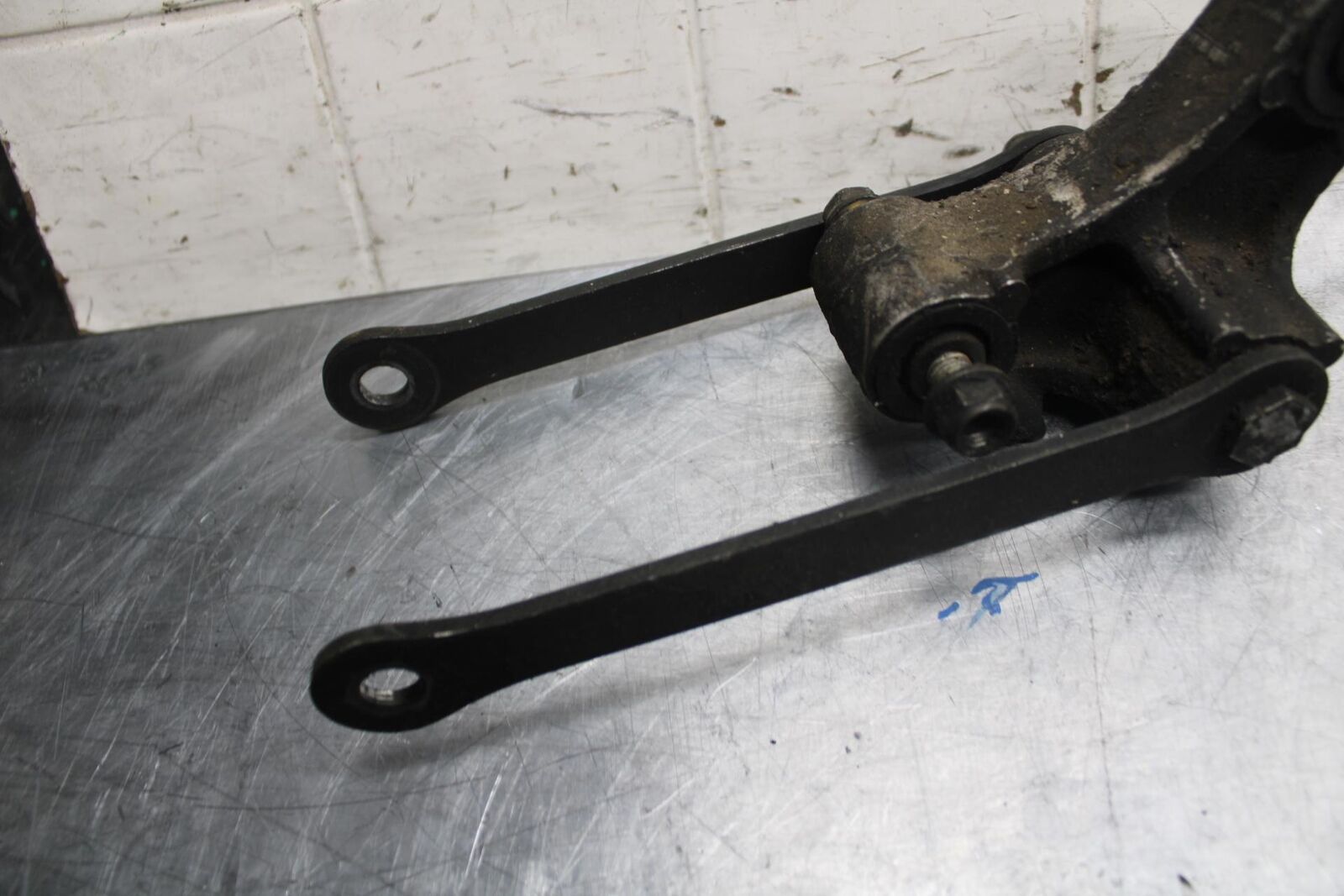 2003 Kawasaki Z1000 REAR DOGBONE SHOCK LINKAGE LINK 39007-1302 BB35