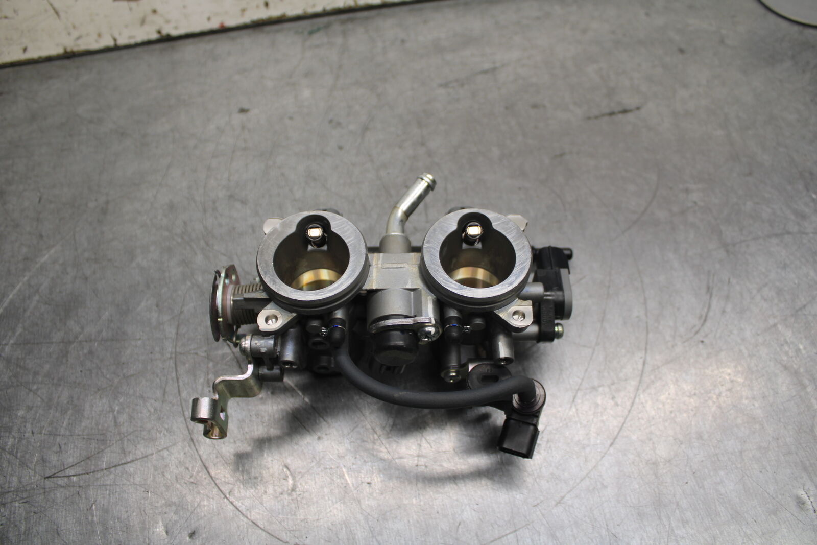 18-23 KAWASAKI NINJA 400 EX400 ABS MAIN FUEL INJECTORS / THROTTLE BODIES BB747