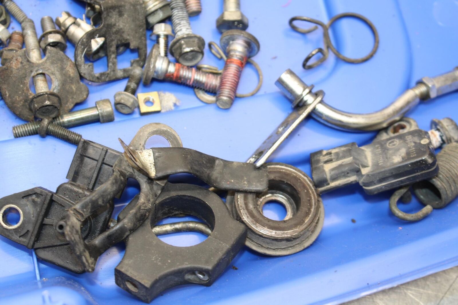 2005 Kawasaki Vulcan 1500 Classic MOUNTING BOLTS AND MISC. HARDWARE  BB576