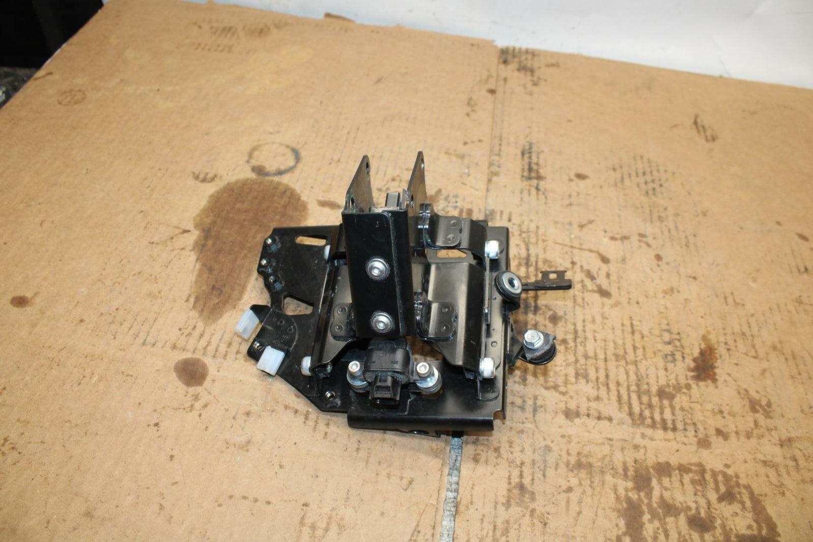 20-22 KAWASAKI Z H2 UPPER FAIRING MIRROR GAUGES STAY BRACKET BB382