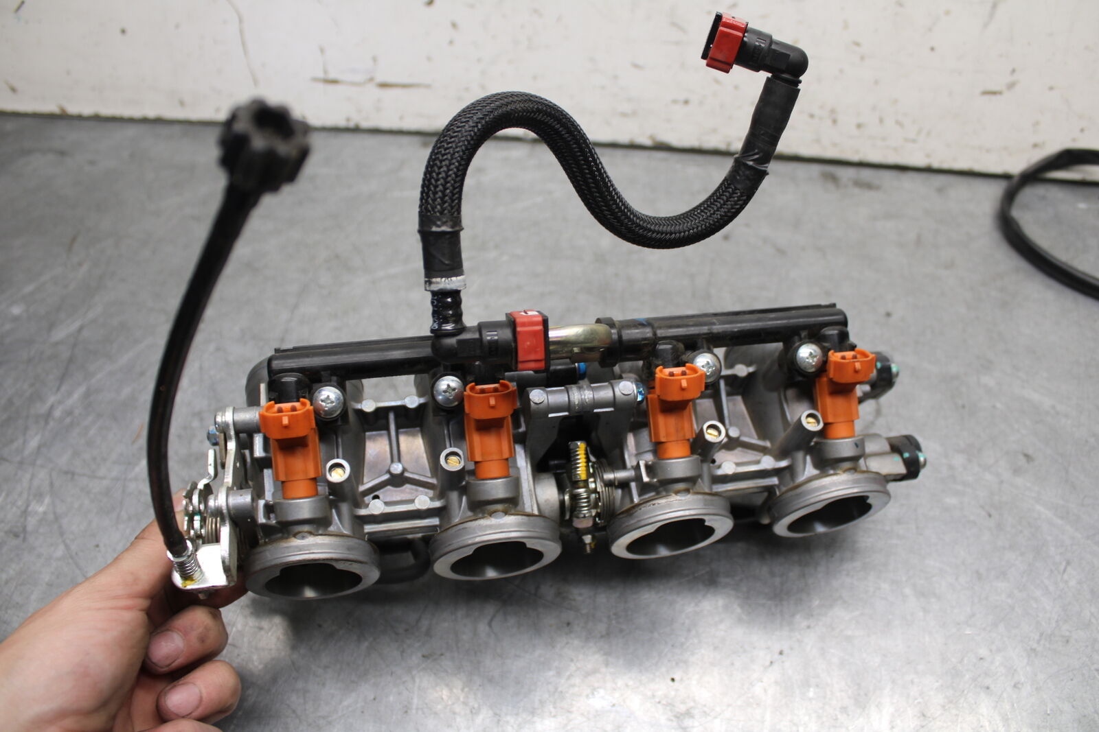 13-18 KAWASAKI NINJA ZX6R MAIN FUEL INJECTORS / THROTTLE BODIES BB682