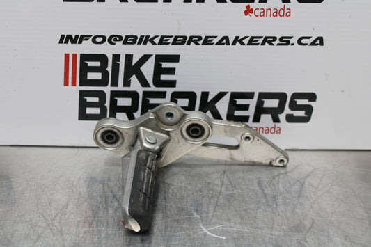 14-17 YAMAHA FZ07 LEFT REARSET REAR SET DRIVER FOOT PEG REST STOP BB162