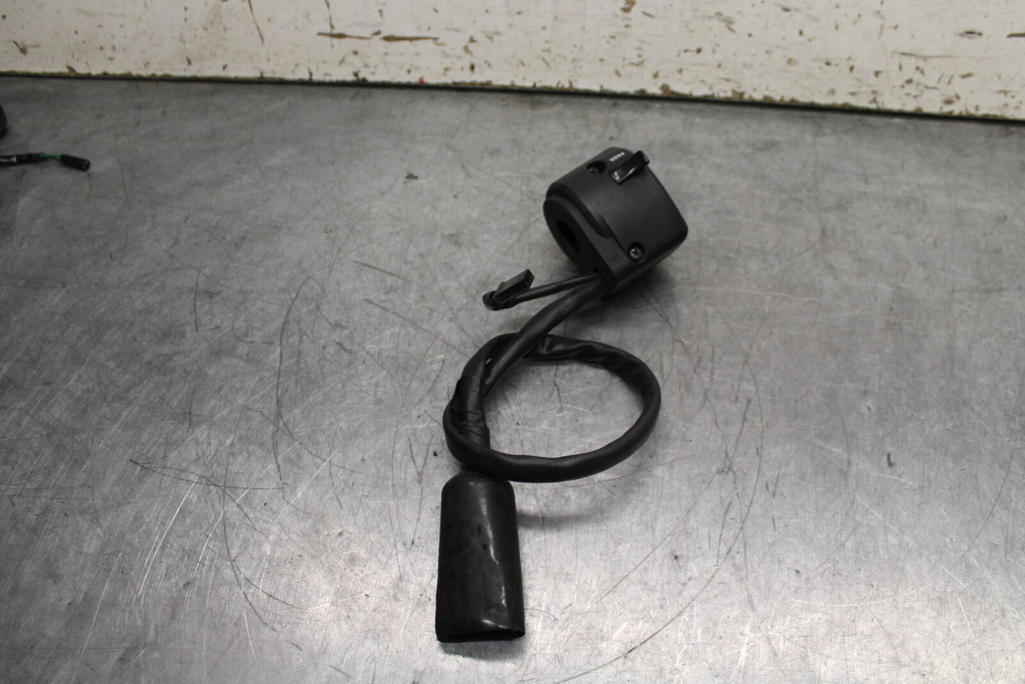 19-22 KAWASAKI Z400 LEFT CLIP ON HANDLE HORN SIGNALS SWITCH SWITCHES BB738