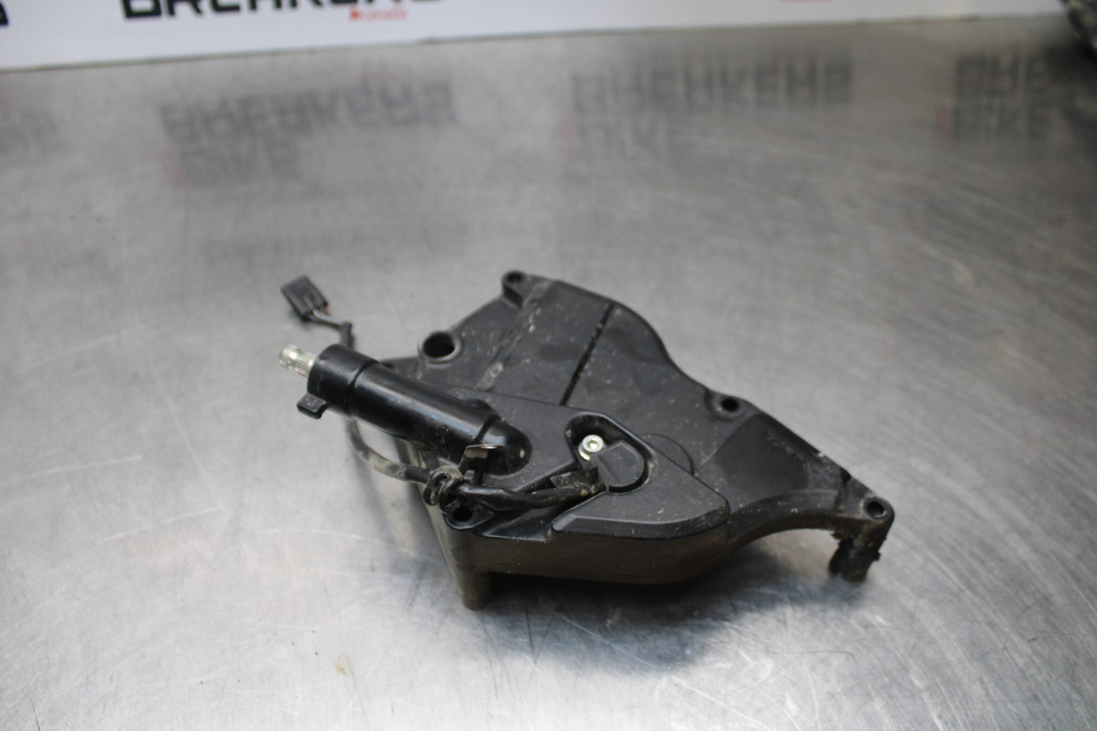 11-22 SUZUKI GSXR 600  ENGINE SPROCKET COVER BB193