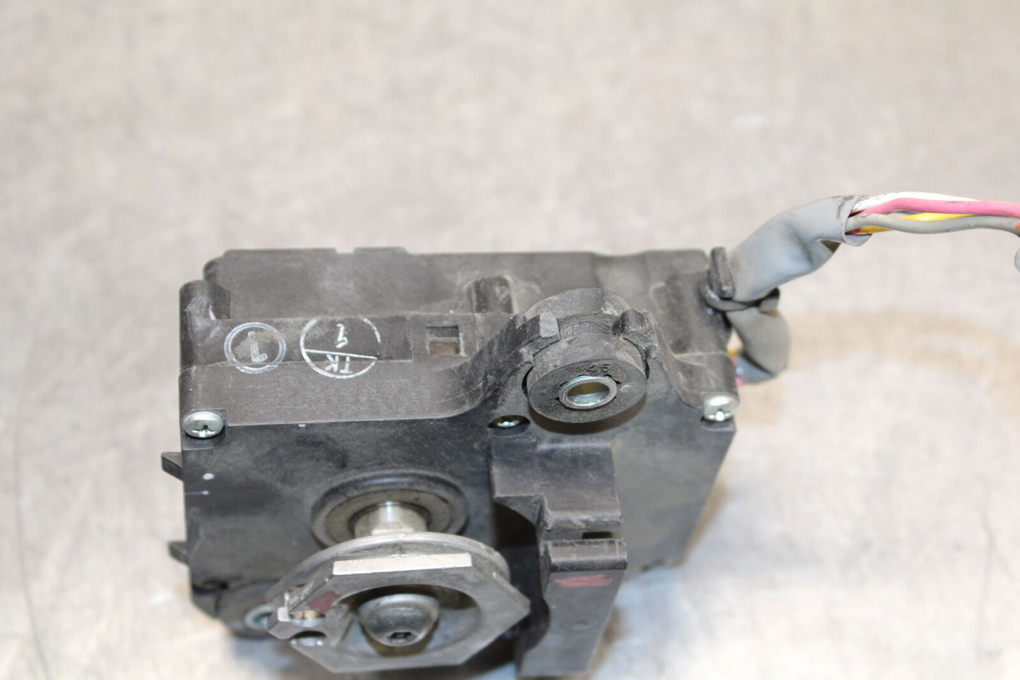 12-13 KAWASAKI Z1000 EXHAUST VALVE SERVO MOTOR BB743