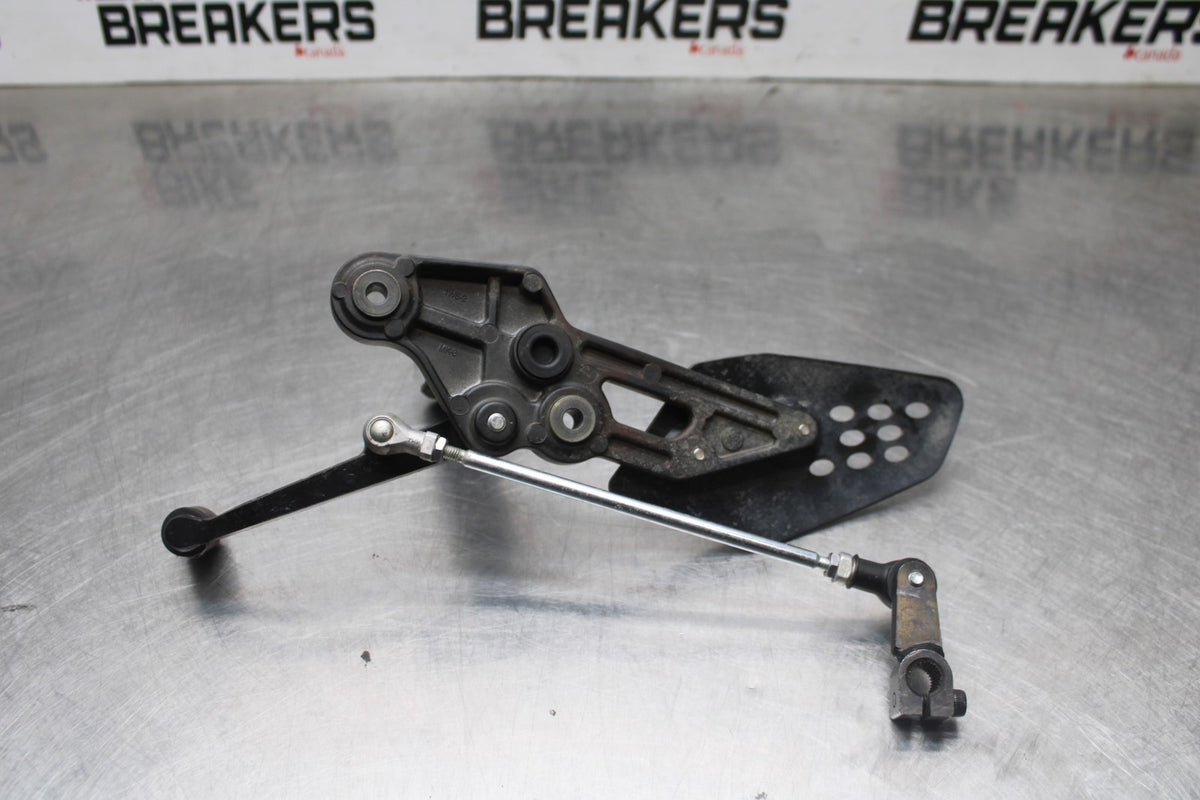 23-24 YAMAHA MT-07 LEFT REARSET REAR SET FOOT PEG W SHIFTER BB927