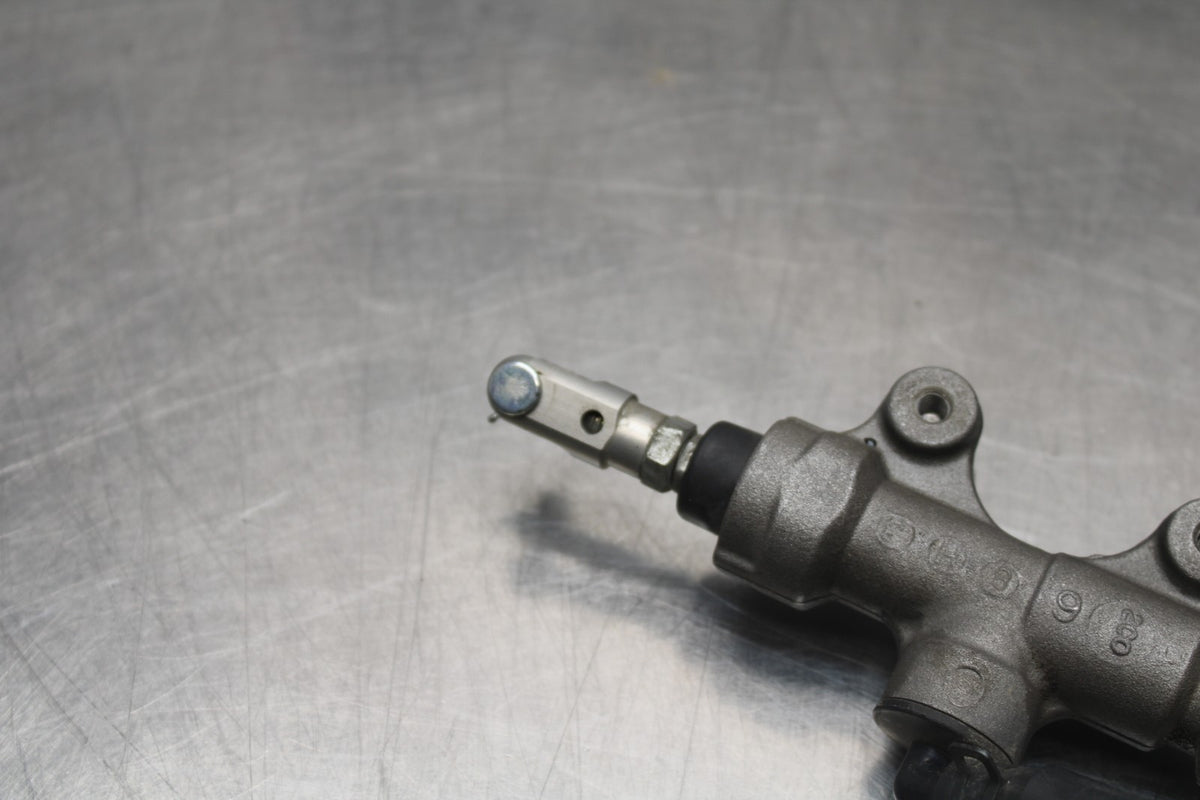 08-16 YAMAHA YZF R6 REAR BACK BRAKE MASTER CYLINDER W RESERVOIR BB798