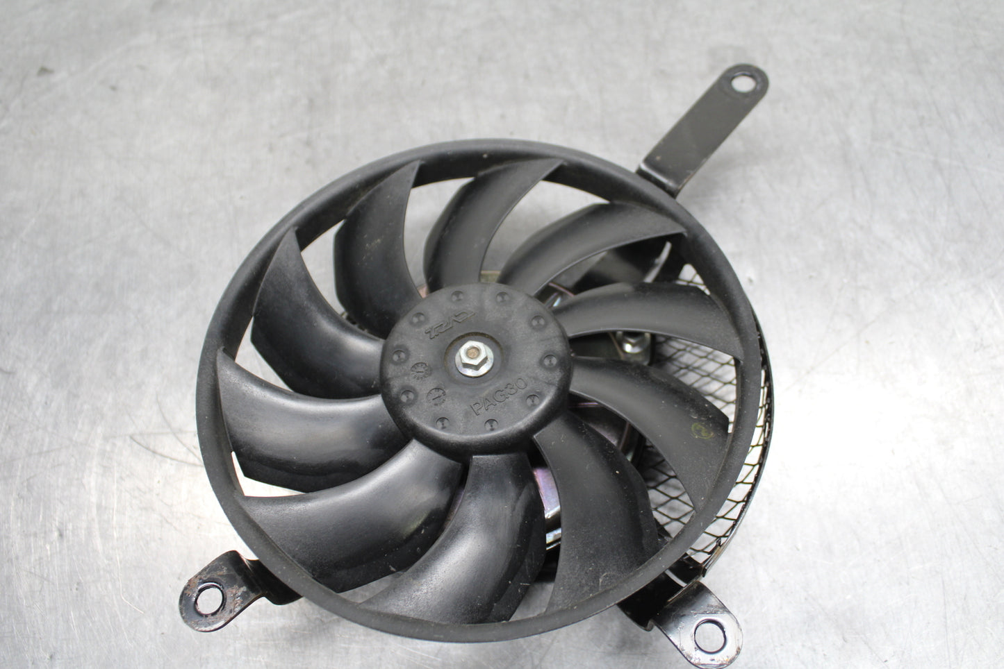09 SUZUKI GSXR600 ENGINE RADIATOR COOLING FAN BB759