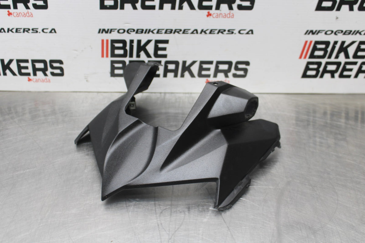 18-26 KAWASAKI Z400 FRONT CENTER COWL FAIRING BB852