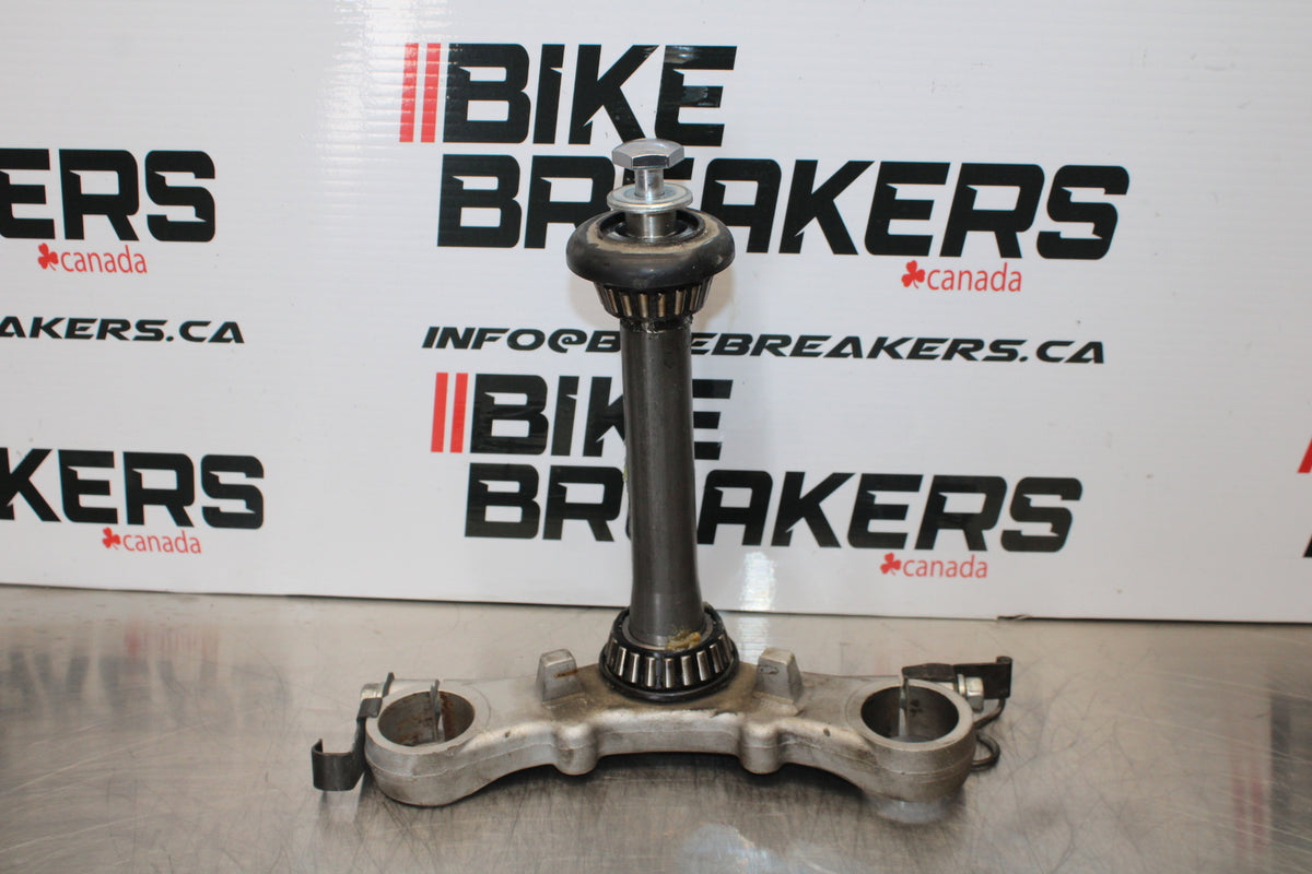 04-09 SUZUKI GS500F FRONT FORKS CLAMP LOWER TRIPLE TREE STEM BB165