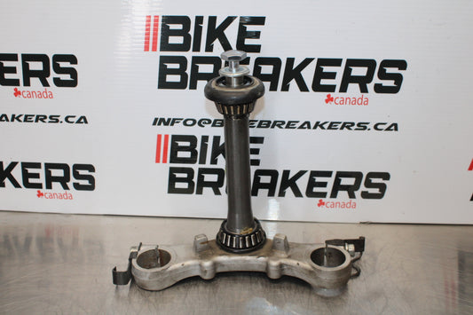 04-09 SUZUKI GS500F FRONT FORKS CLAMP LOWER TRIPLE TREE STEM BB165