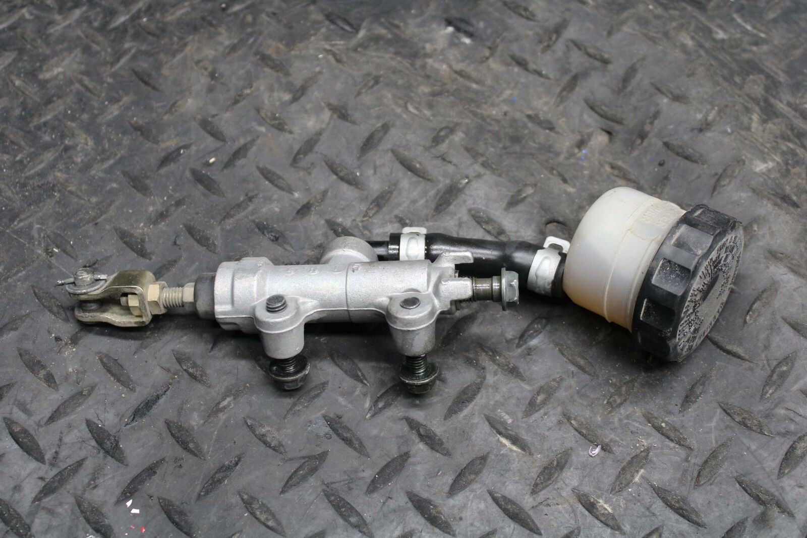 05-06 KAWASAKI VULCAN 1500 VN1500 CLASSIC REAR BACK BRAKE MASTER CYLINDER BB220