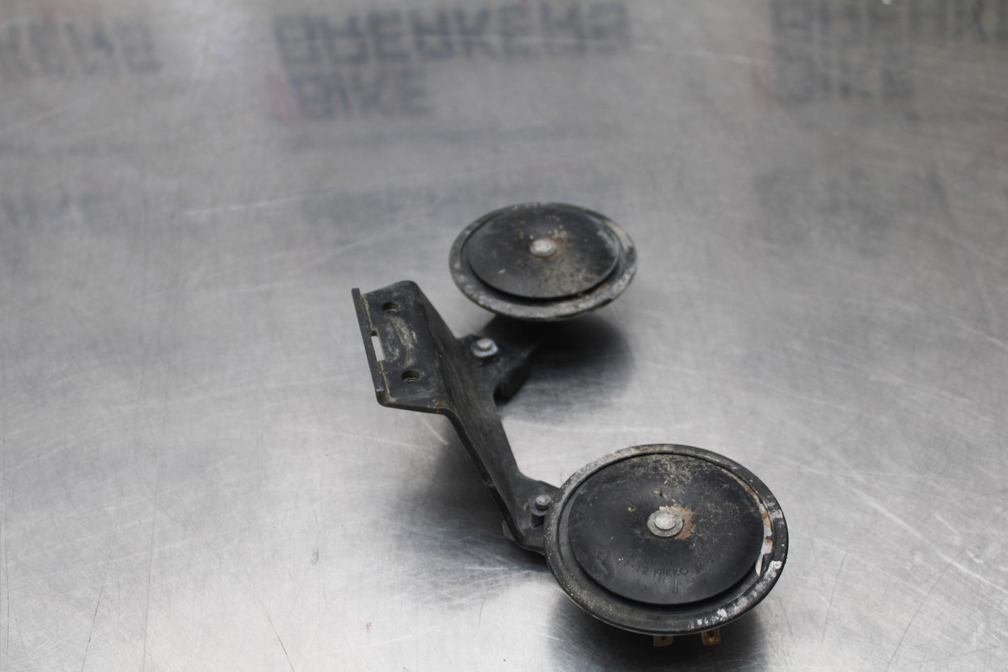 03-08 KAWASAKI VULCAN 1600 HORN SIGNAL SET & BRACKET BB196