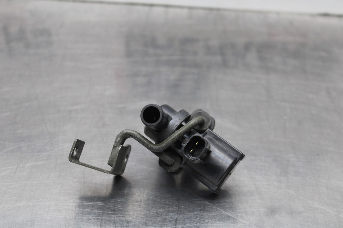 05-06 SUZUKI GSXR1000 AIR VALVE SOLENOID TOP ENGINE SWITCH SENSOR BB857