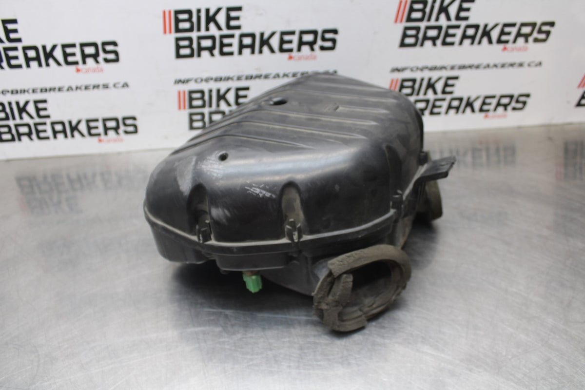 00 SUZUKI GSXR750 AIRBOX AIR INTAKE FILTER BOX BB820