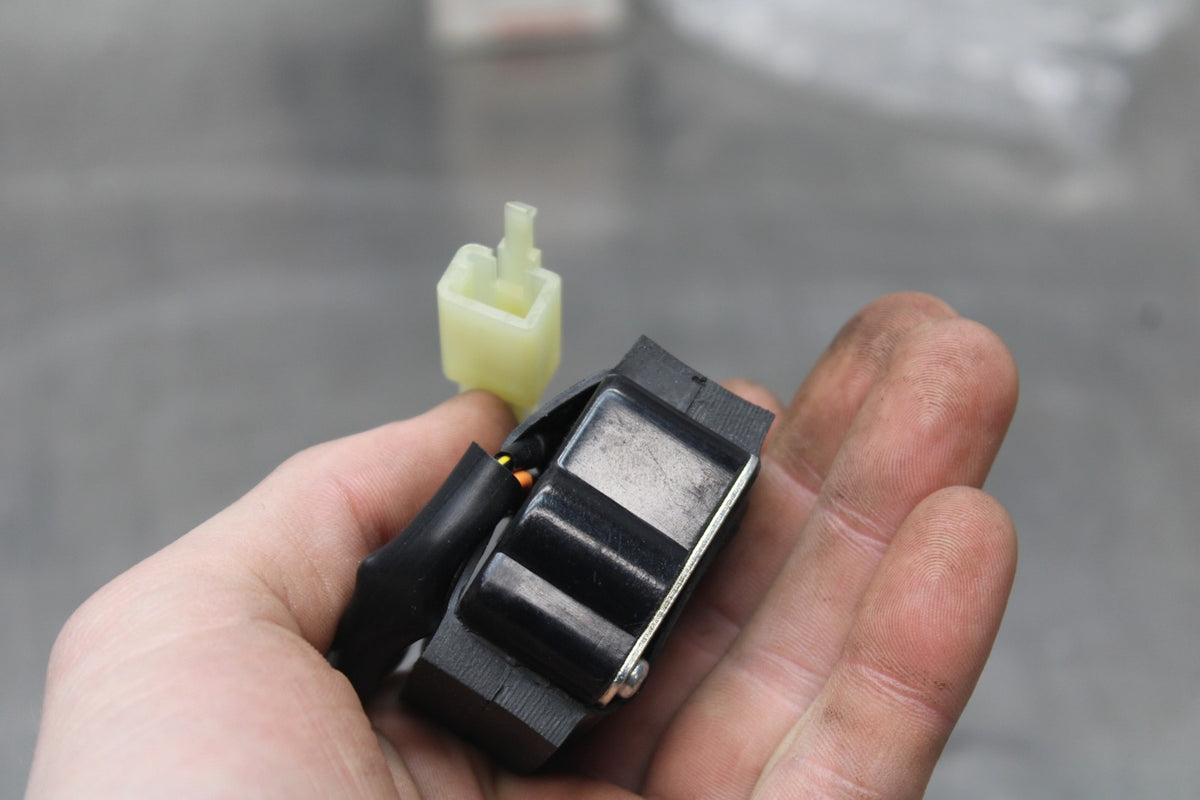 00-02 KAWASAKI NINJA ZX6R NOS TIP OVER BANK ANGLE CRASH SENSOR SWITCH  BB750