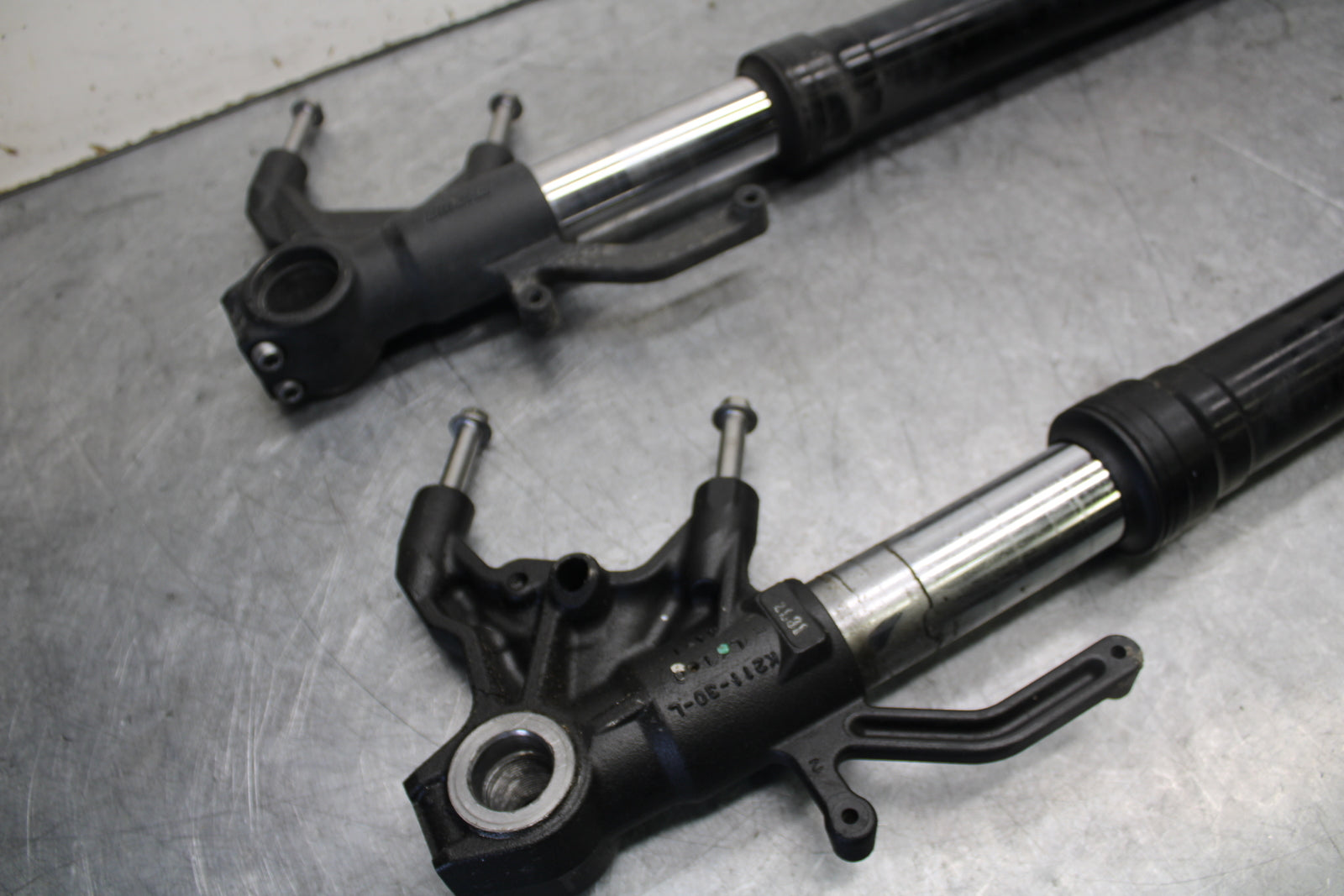 13-18 KAWASAKI NINJA ZX6R FRONT FORKS SHOCK SUSPENSION SET PAIR  BB682