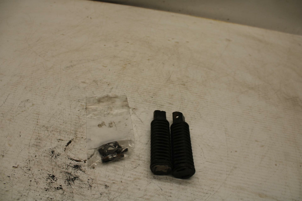 04-06 HONDA SHADOW 750 VT750C REAR PASSENGER FOOT STEP PEG BB360
