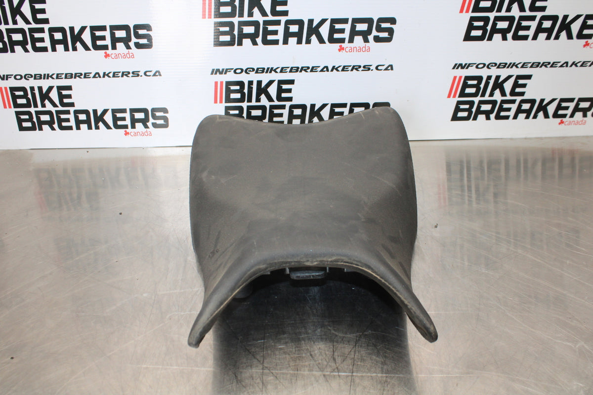 15-16 HONDA CB300F FRONT DRIVERS SEAT PAD SADDLE PILLION BB150