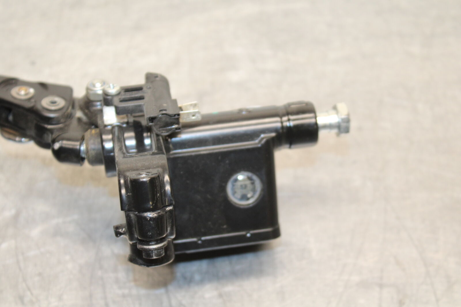 17-24 KTM 390 DUKE FRONT BRAKE MASTER CYLINDER w/ LEVER BB734