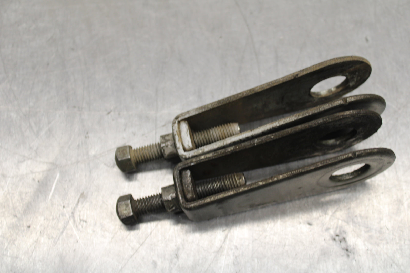 78 SUZUKI GS550E SWINGARM CHAIN TENSIONER ADJUSTMENT BRACKETS  BB133