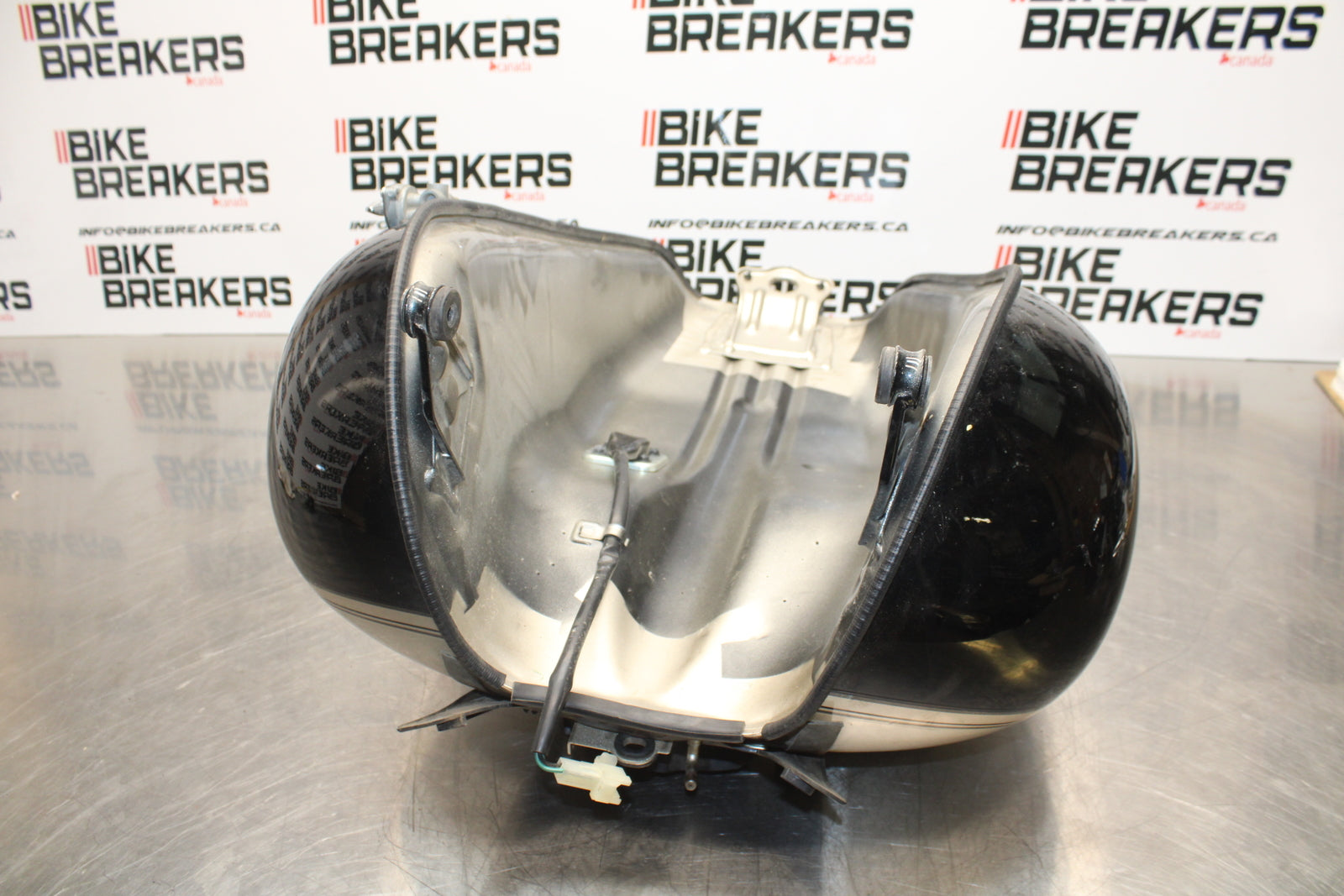 09 YAMAHA ROYAL STAR XVZ1300TF VENTURE GAS TANK FUEL PETROL RESERVOIR BB151