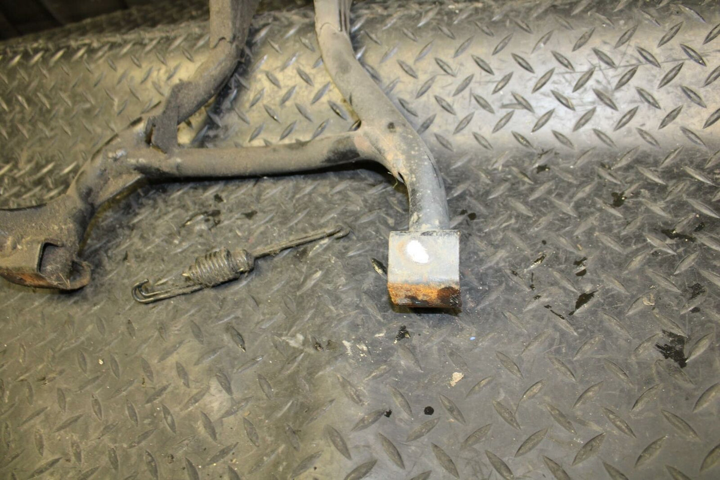 05-06 SUZUKI KATANA 750 GSX750F CENTER MAIN STAND bb166