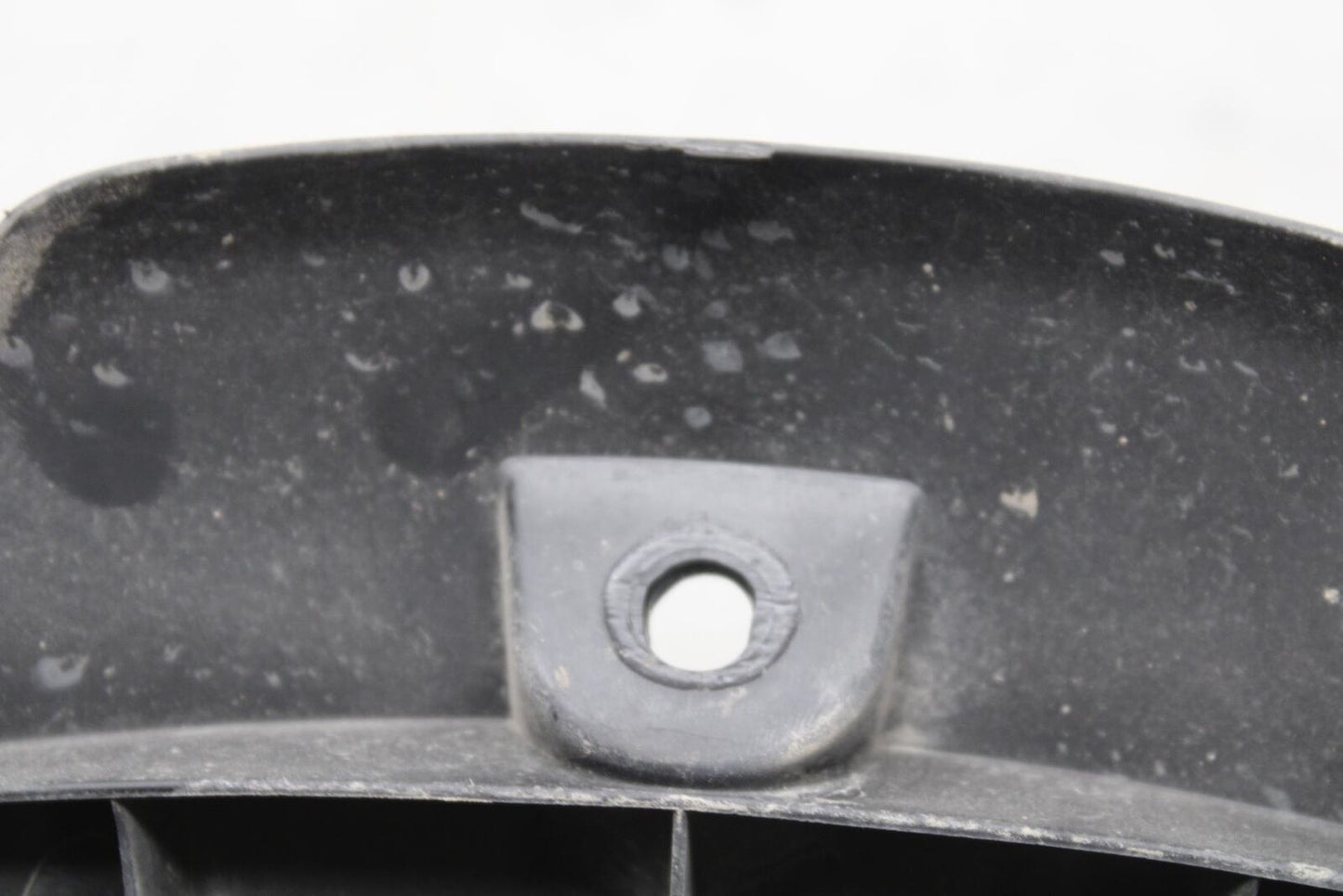 09-16 SUZUKI GSXR1000 REAR BACK WHEEL TIRE HUGGER FENDER 63114-47H00 BB642