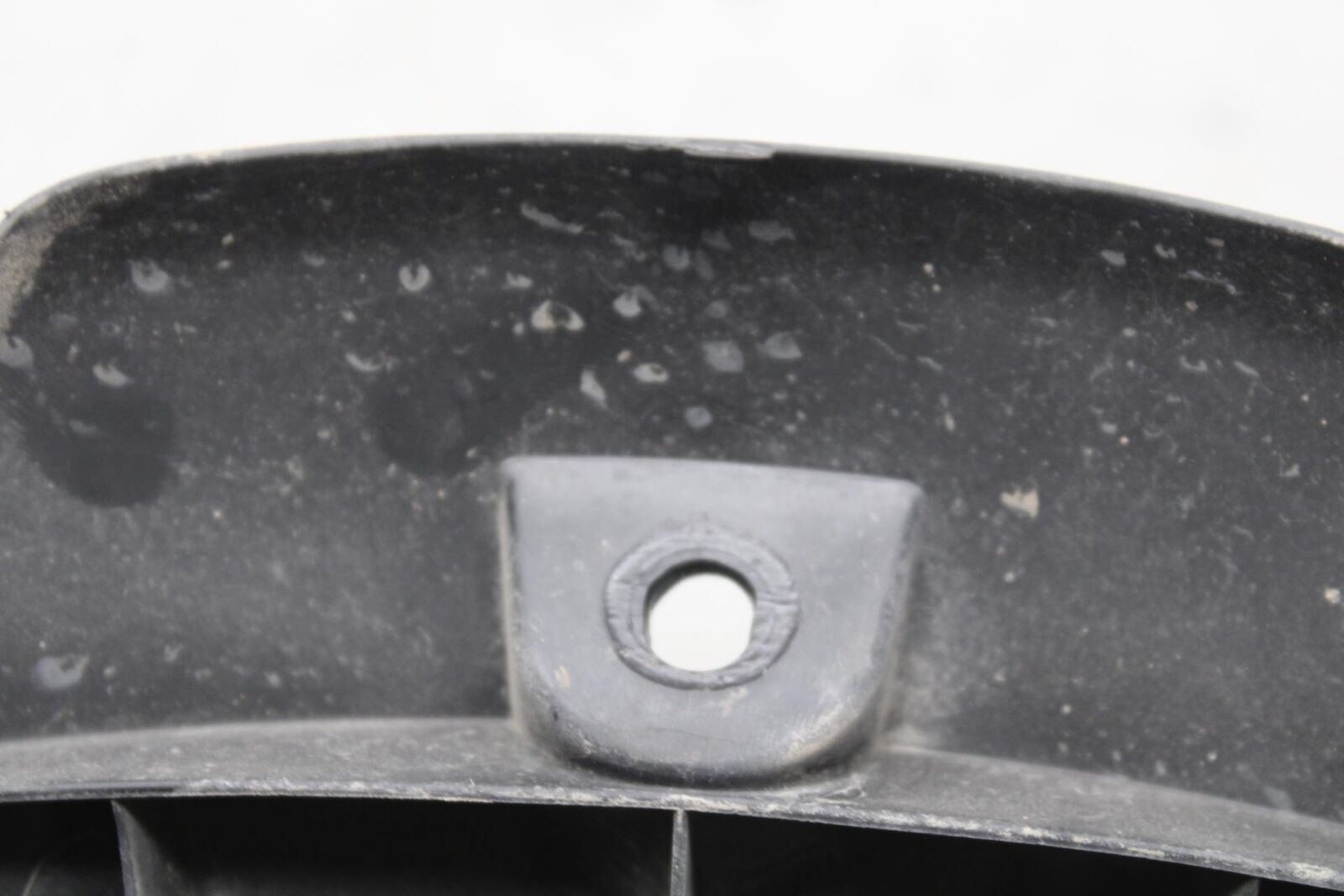 09-16 SUZUKI GSXR1000 REAR BACK WHEEL TIRE HUGGER FENDER 63114-47H00 BB642