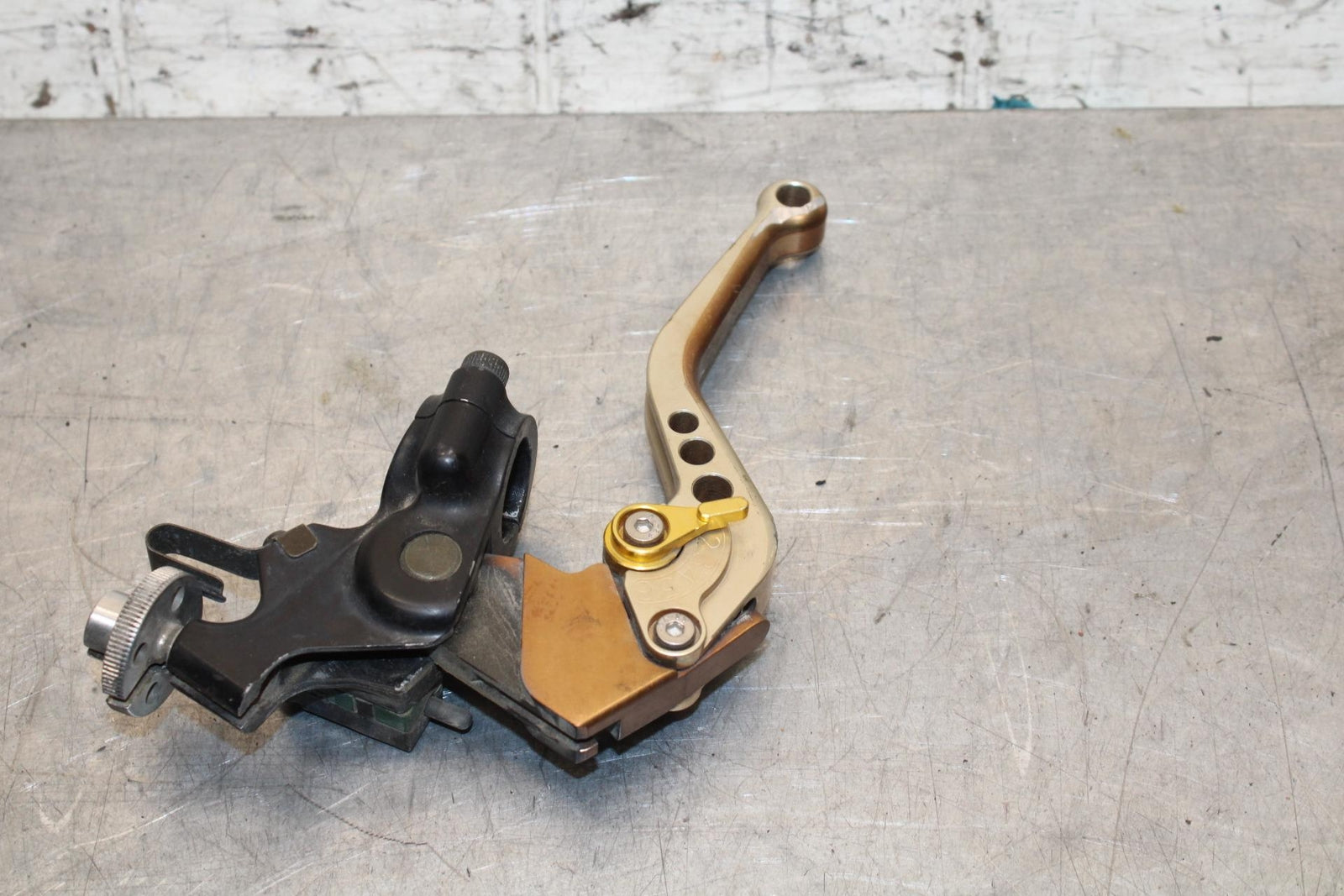 2000 Kawasaki Ninja ZX12R ZX1200A CLUTCH PERCH WITH LEVER  46076-1253 BB565