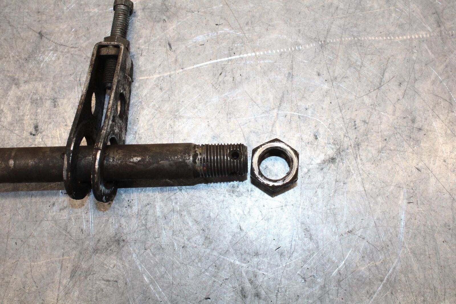 1974 Yamaha RD350 REAR AXLE BACK WHEEL RIM PIVOT BOLT AXEL BB53