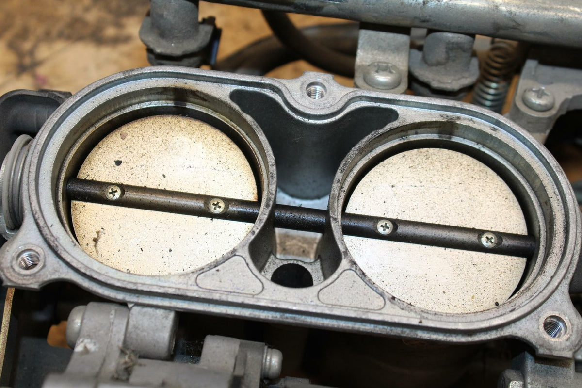 06-15 YAMAHA FZ1 MAIN FUEL INJECTORS / THROTTLE BODIES BB326