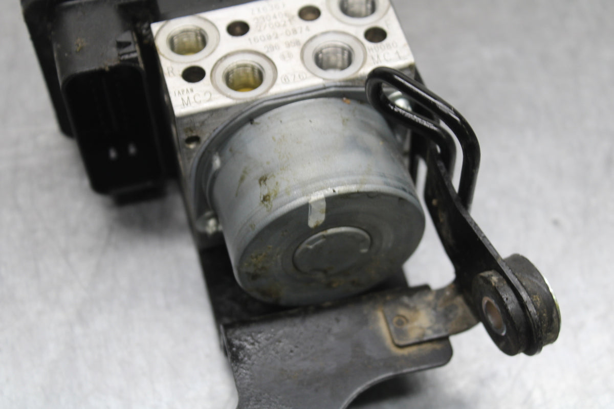 24-25 KAWASAKI NINJA ZX6R ABS PUMP UNIT MODULE BB726