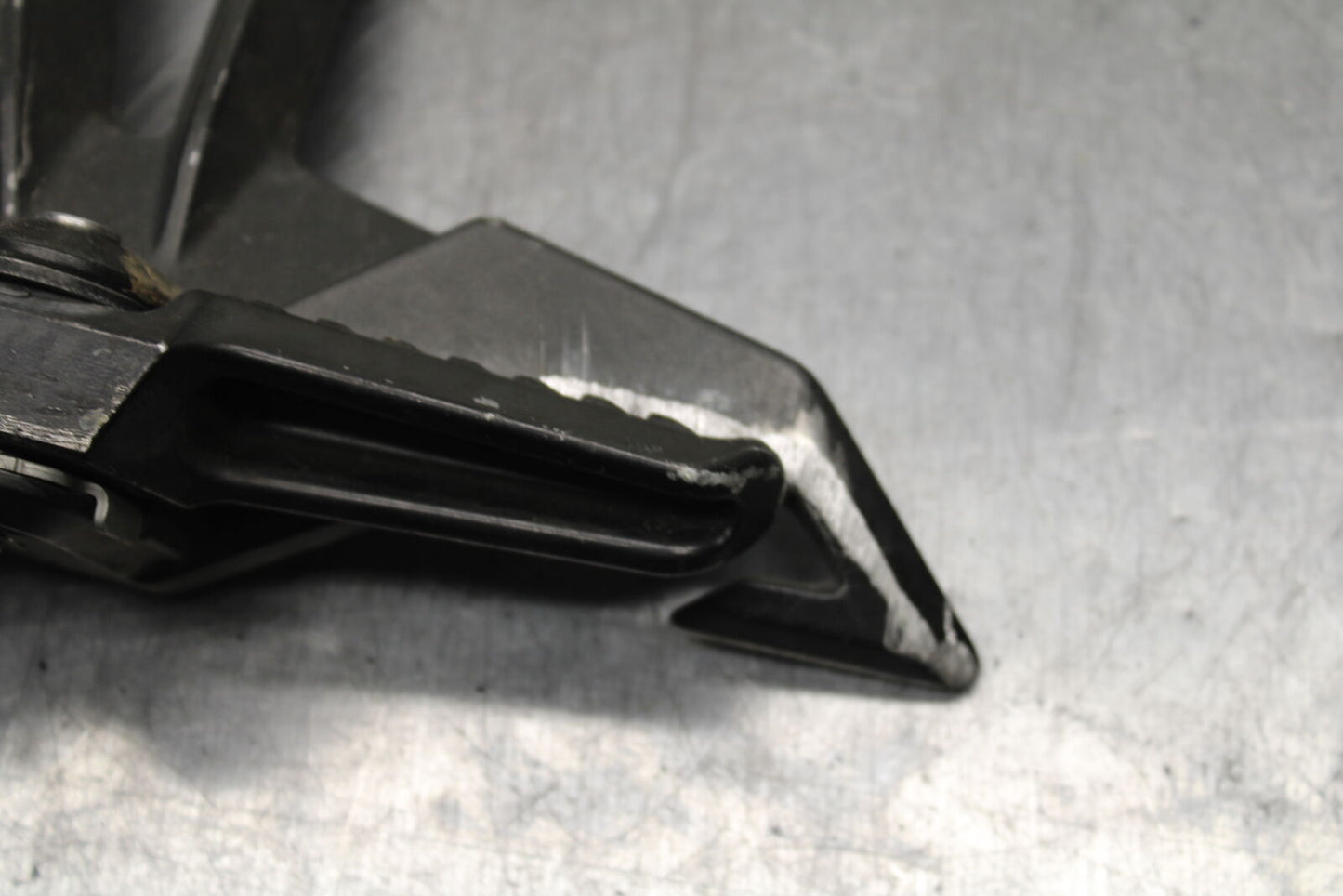 12-13 KAWASAKI Z1000 REAR BACK PASSENGER PEG SET PAIR BB743