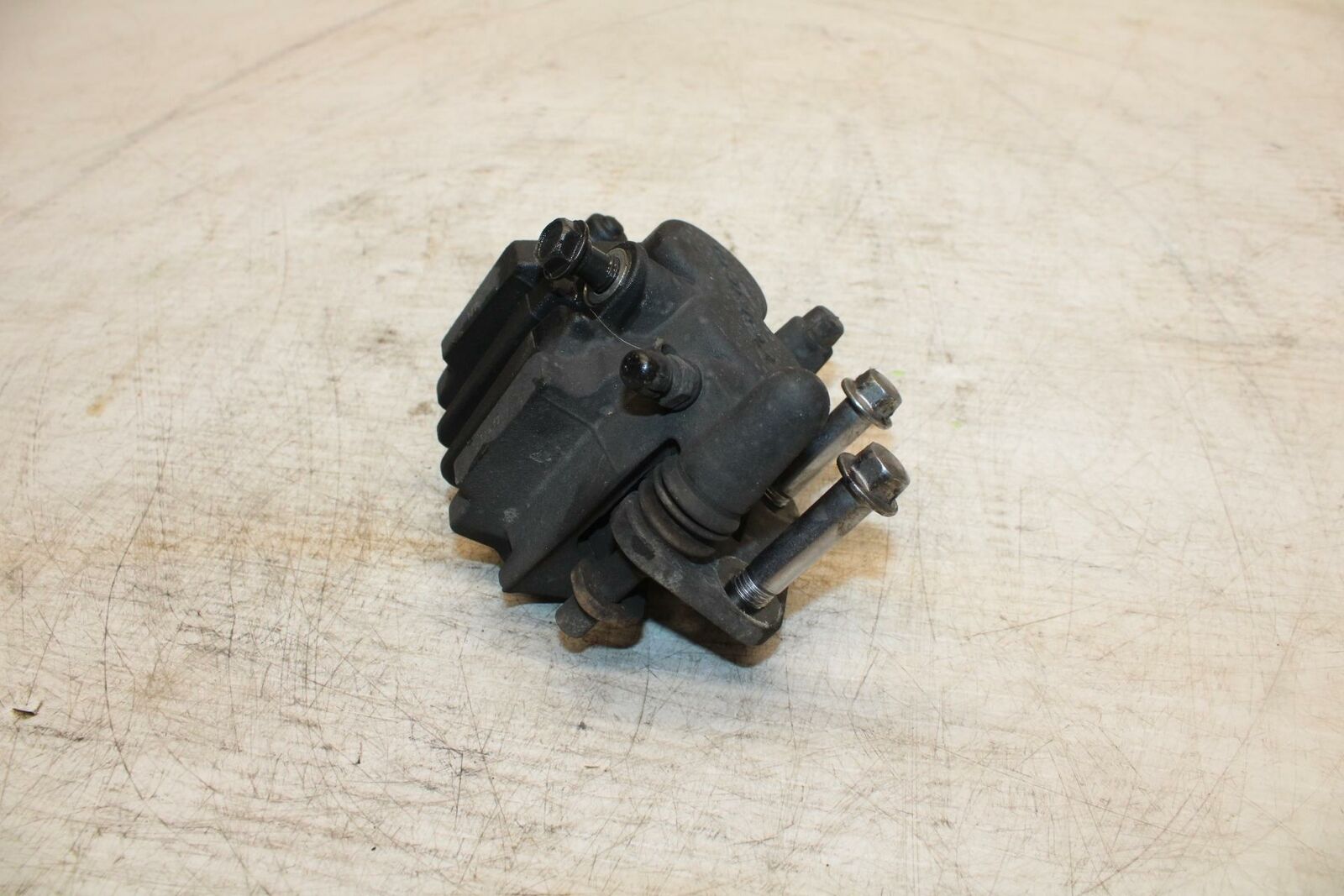 06-21 KAWASAKI VULCAN 900 LEFT FRONT BRAKE CALIPER BB363