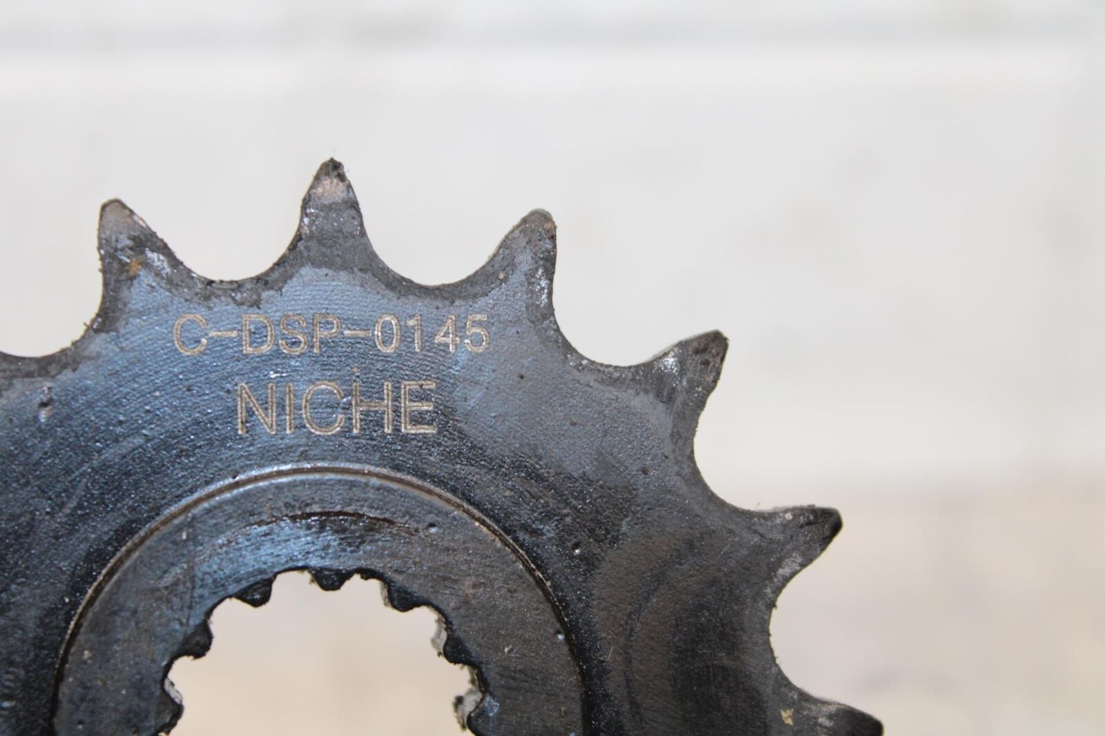 2007 Yamaha YZF R6 FRONT SPROCKET 2C0-17460-00-00 BB590
