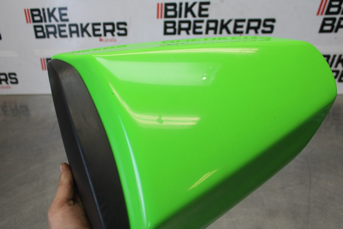 08 KAWASAKI NINJA ZX10R REAR BACK SEAT SOLO COWL FAIRING COVER BB902