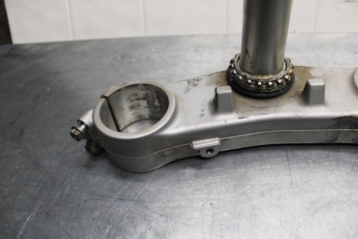 2008 Honda CBR1000RR  FORKS CLAMP LOWER TRIPLE TREE STEM 53219-MFL-000 BB579