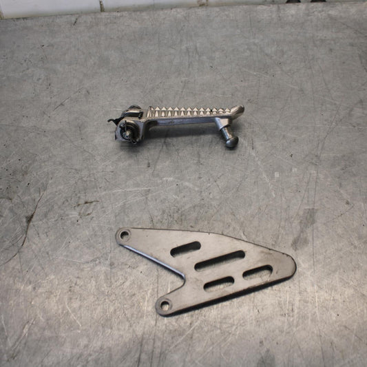 07-08 YAMAHA YZF R1 RIGHT FRONT FOOT REST PEG STEP BB439