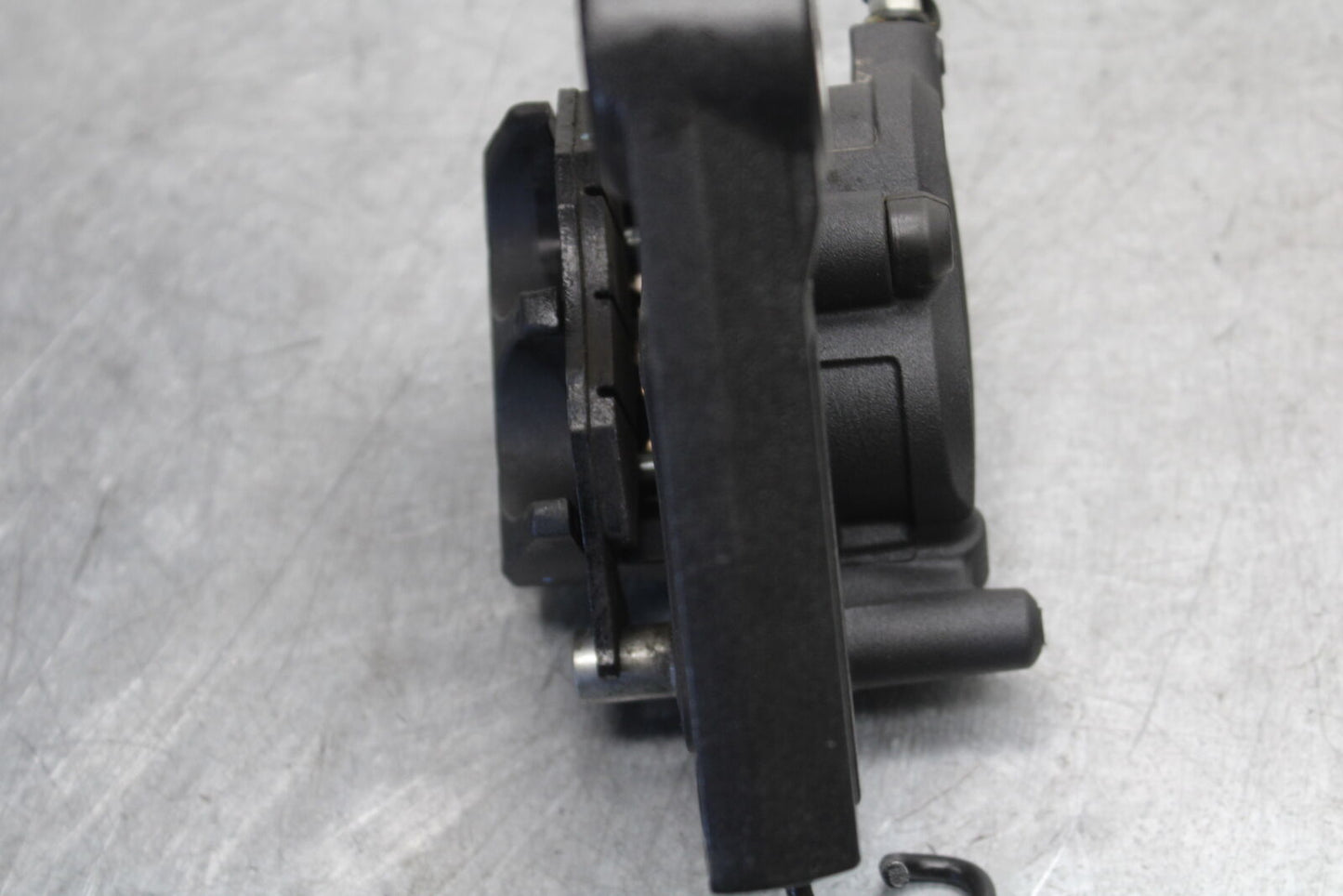 18-23 KAWASAKI NINJA 400 REAR BACK BRAKE CALIPER W MOUNT BRACKET BB660