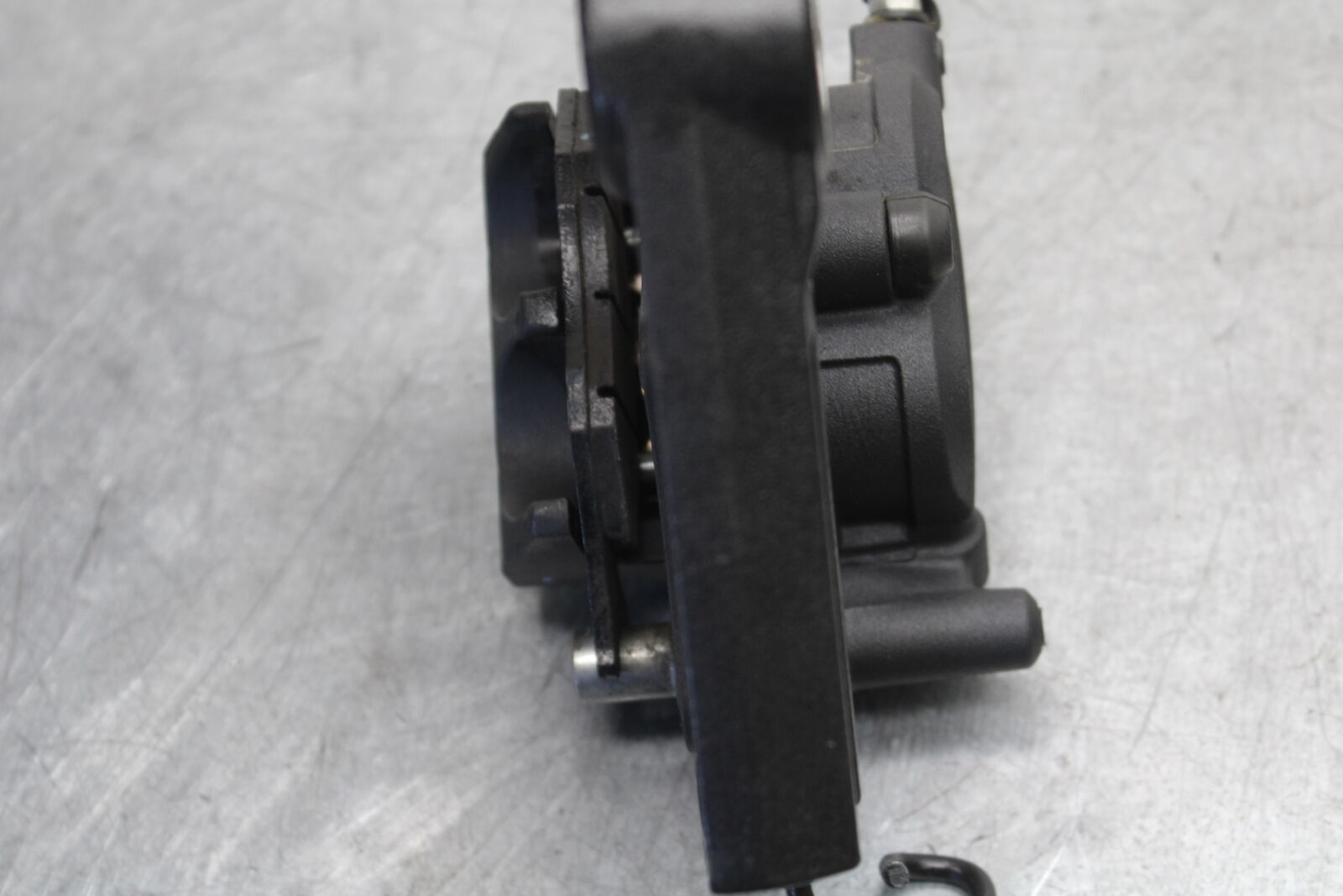 18-23 KAWASAKI NINJA 400 REAR BACK BRAKE CALIPER W MOUNT BRACKET BB660