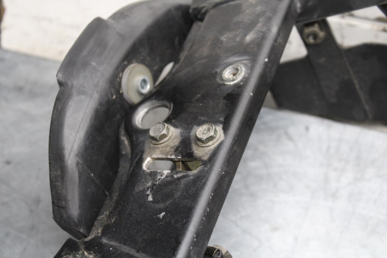 2000 Kawasaki Ninja ZX12R ZX1200A REAR BACK TAIL UNDERTAIL FAIRING COWL  BB565