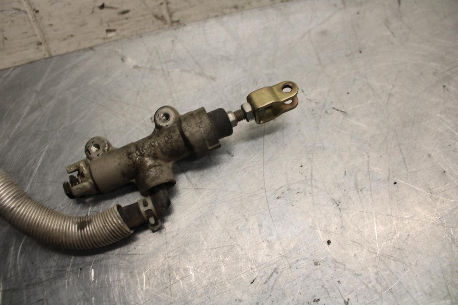 06-09 SUZUKI M109R BOULAVARD REAR BACK BRAKE MASTER CYLINDER W RESERVOIR BB501