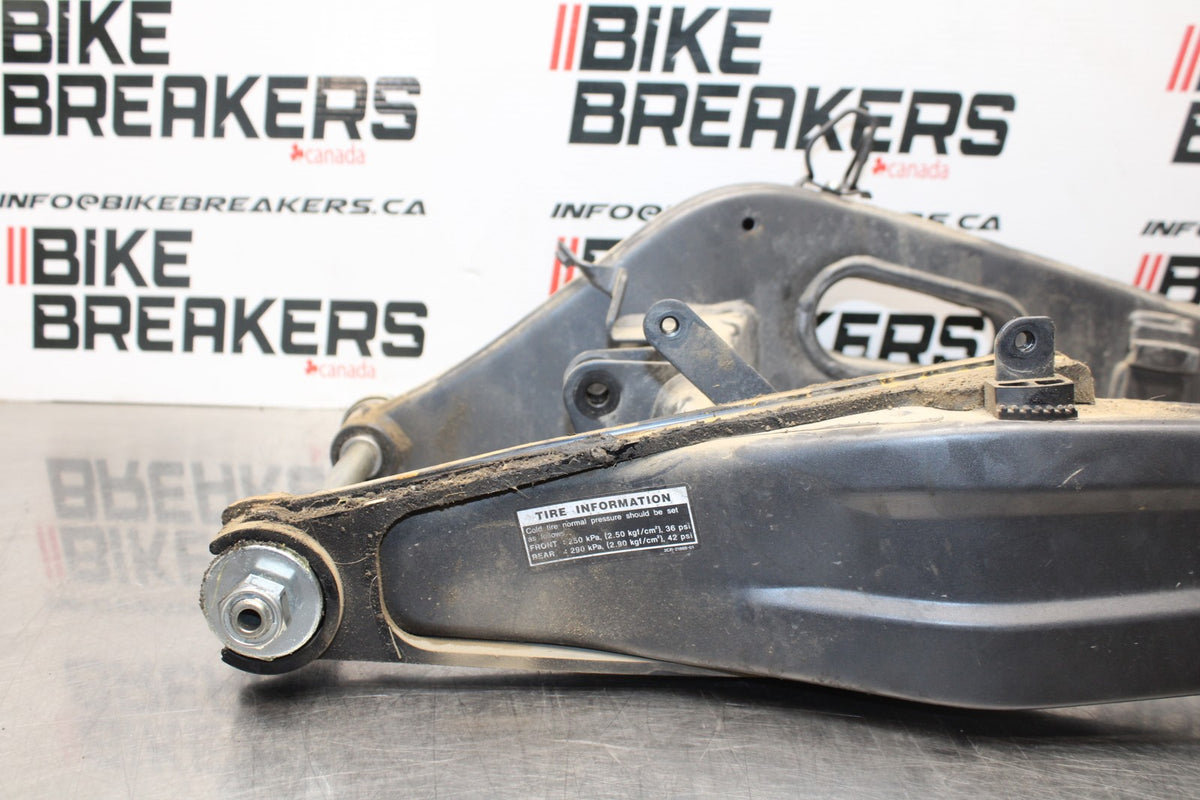 22-25 YAMAHA YZF R7 REAR SWINGARM BACK SUSPENSION SWING ARM BEB-22110-01-P0 BB76
