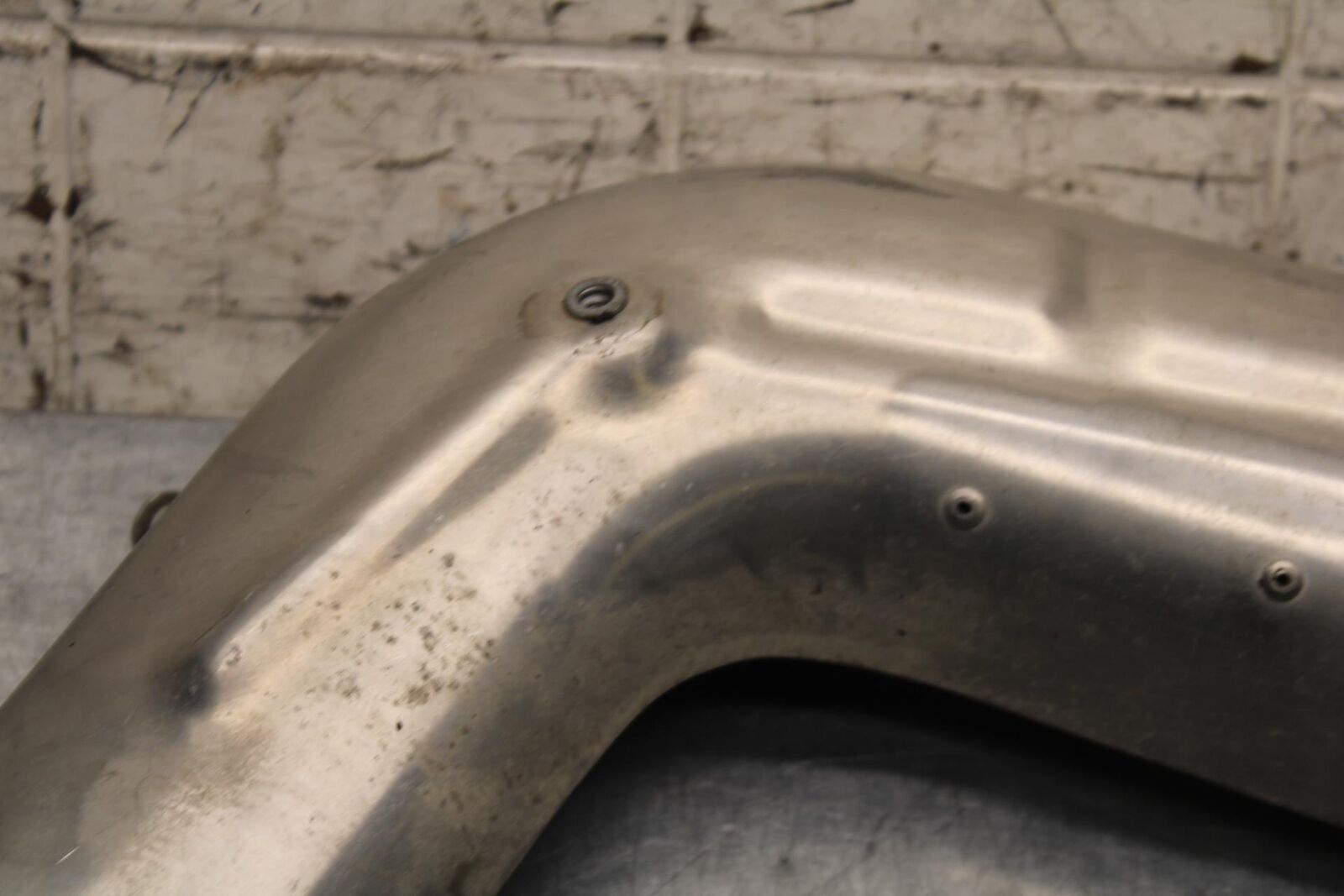 2005 Honda CBR600RR REAR BACK MUFFLER EXHAUST PIPE COVER HEAT SHIELD  BB564